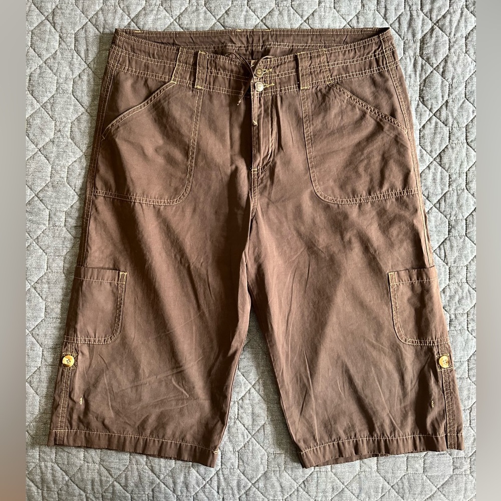 EUC women’s Ojai cargo shorts with rollable hem and drawstring. Size 12.